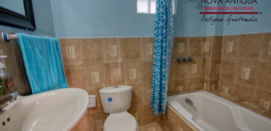 J135 – Casa en venta en Villas de Santiago.