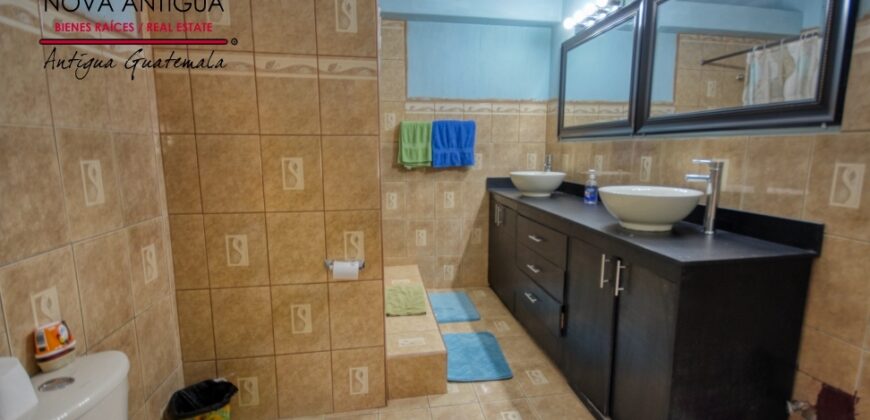 J135 – House for sale in Villas de Santiago.