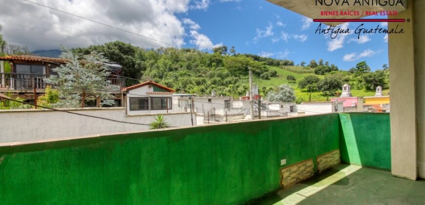 J135 – Casa en venta en Villas de Santiago.