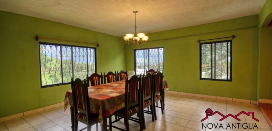 J135 – Casa en venta en Villas de Santiago.