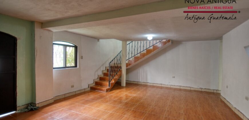 J135 – House for sale in Villas de Santiago.