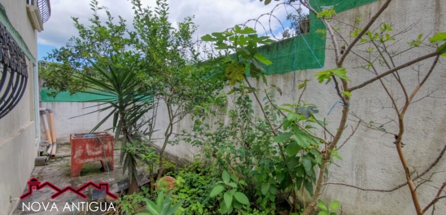 J135 – Casa en venta en Villas de Santiago.