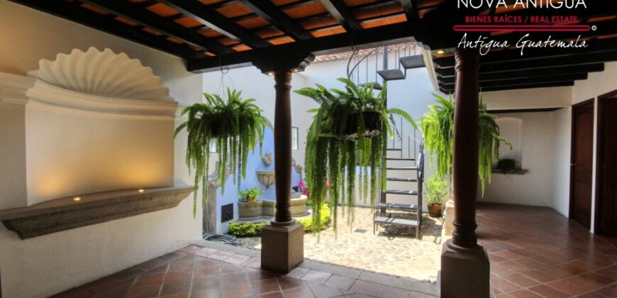 D71 – Casa de esquina en residencial en el area de Panorama