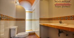 D71 – Casa de esquina en residencial en el area de Panorama