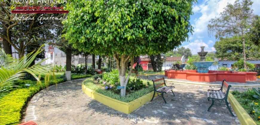 D71 – Casa de esquina en residencial en el area de Panorama