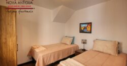 J137 – House in a residential area in Ciudad Vieja