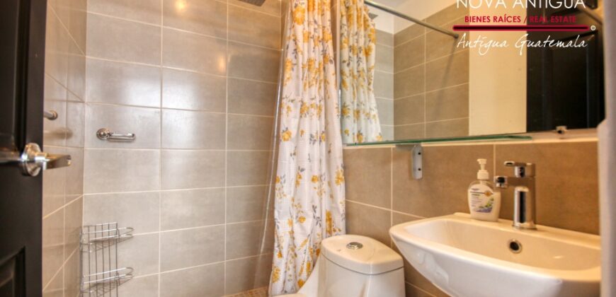 J137 – Casa en residencial en el area de Ciudad vieja