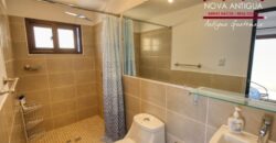 J137 – House in a residential area in Ciudad Vieja