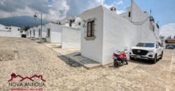 J137 – House in a residential area in Ciudad Vieja