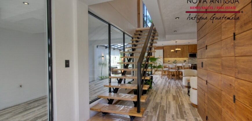 R32 – Bonita casa en residencial Antigua Gardens