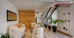 R32 – Bonita casa en residencial Antigua Gardens