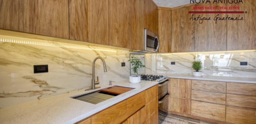 R32 – Beautiful house in residential Antigua Gardens