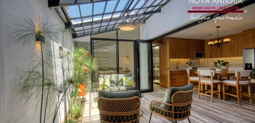 R32 – Bonita casa en residencial Antigua Gardens