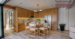 R32 – Beautiful house in residential Antigua Gardens