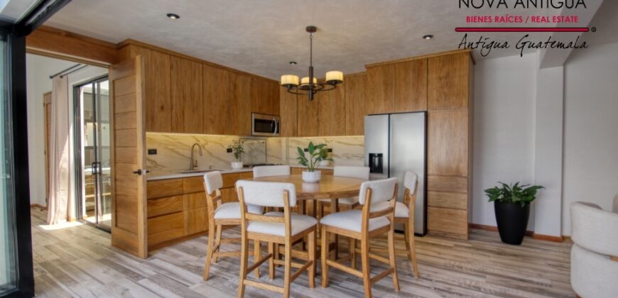 R32 – Beautiful house in residential Antigua Gardens