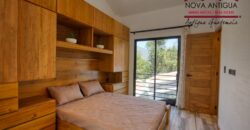 R32 – Beautiful house in residential Antigua Gardens