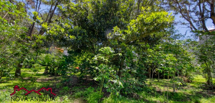 R365 – Terreno dentro de residencial carretera hacia Alotenango