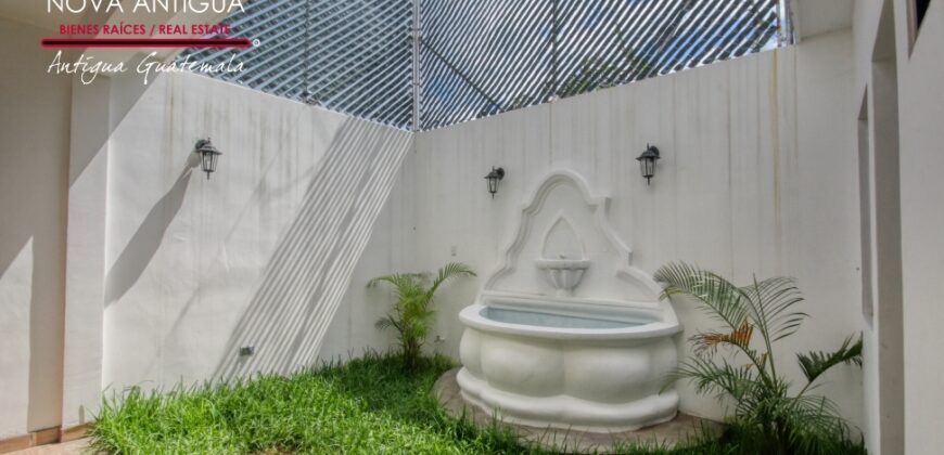 T108- Casa sin muebles en residencial San Miguel Buena Vista