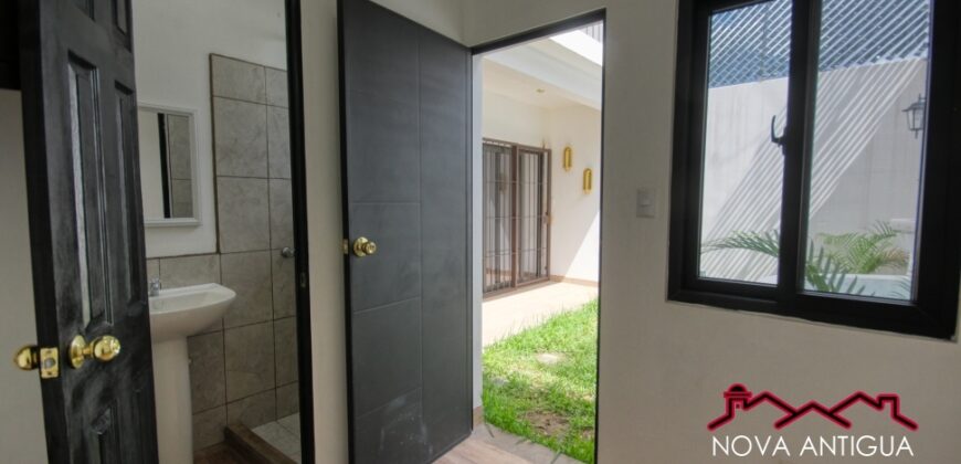 T108- Casa sin muebles en residencial San Miguel Buena Vista