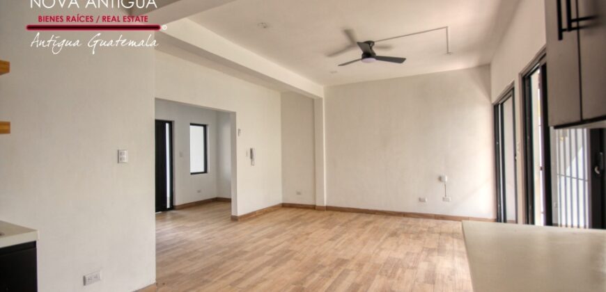 T108- Casa sin muebles en residencial San Miguel Buena Vista