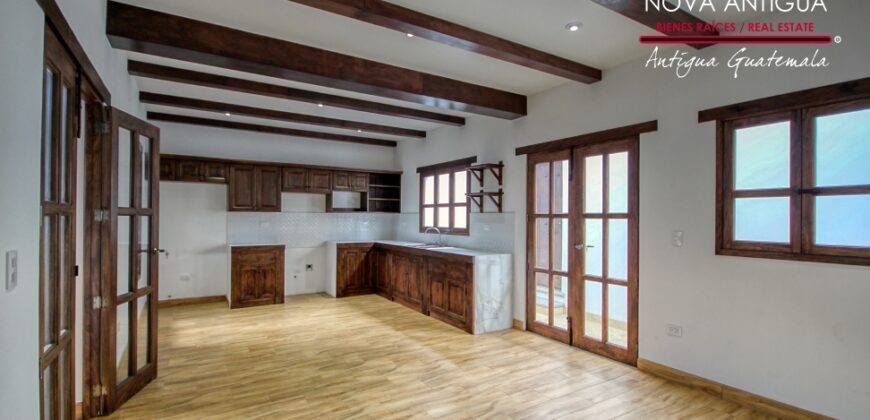 T49 – Casa en construccion dentro de condominio