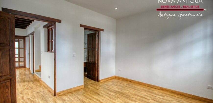 T49 – Casa en construccion dentro de condominio