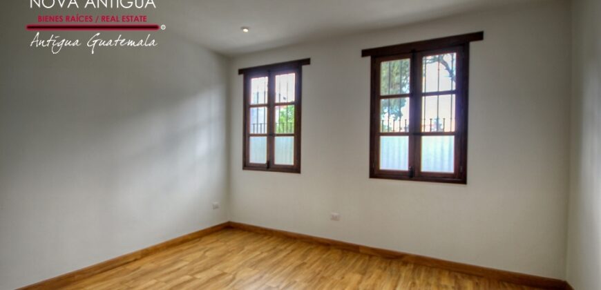 T49 – Casa en construccion dentro de condominio