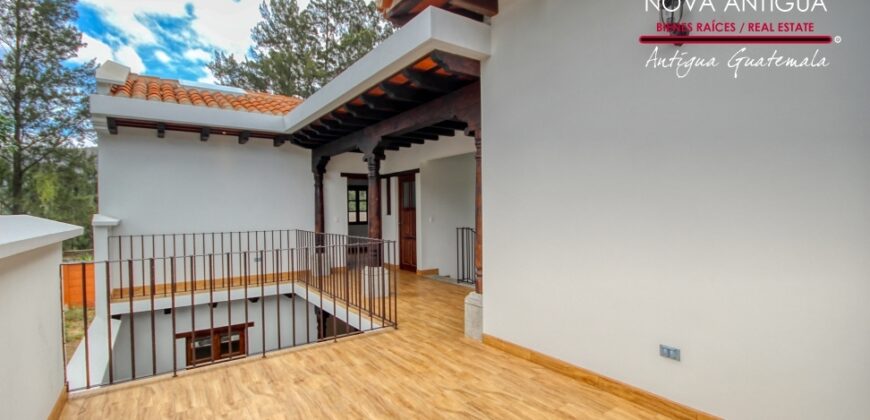 T49 – Casa en construccion dentro de condominio
