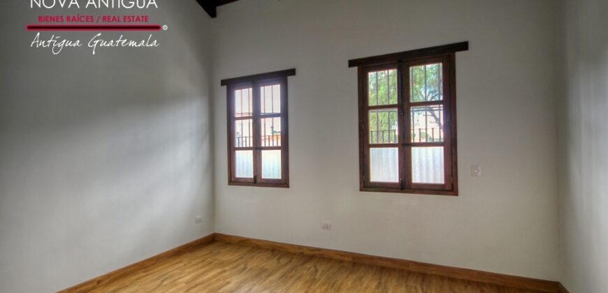 T49 – Casa en construccion dentro de condominio