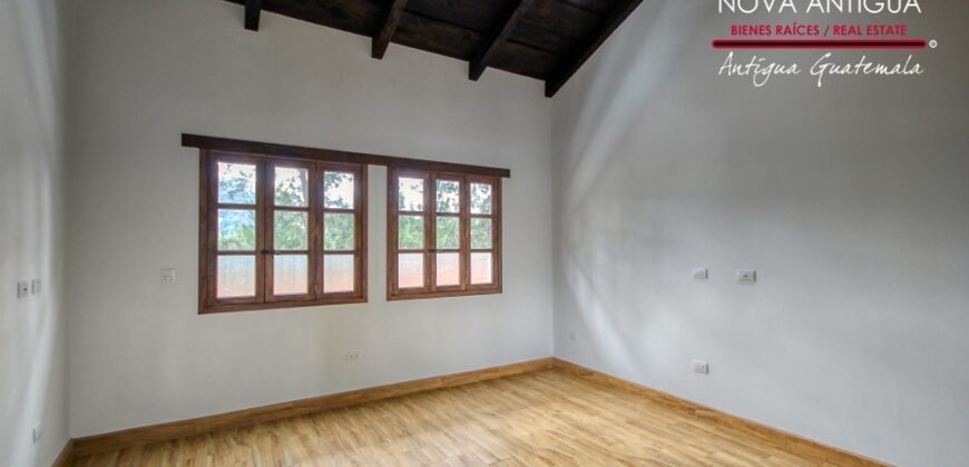 T49 – Casa en construccion dentro de condominio