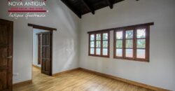 T49 – Casa en construccion dentro de condominio