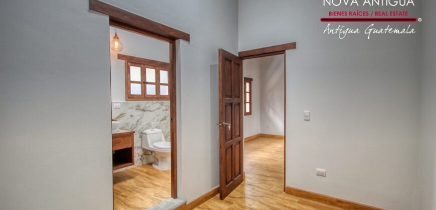 T49 – Casa en construccion dentro de condominio