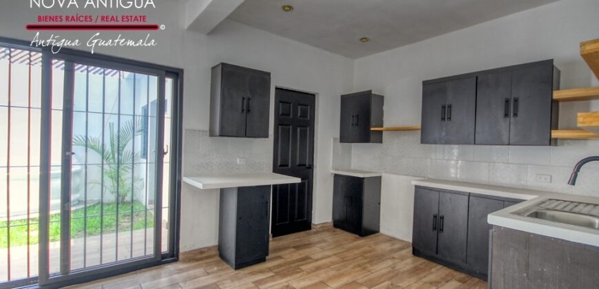 T108- Casa sin muebles en residencial San Miguel Buena Vista