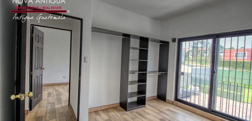 T108- Casa sin muebles en residencial San Miguel Buena Vista