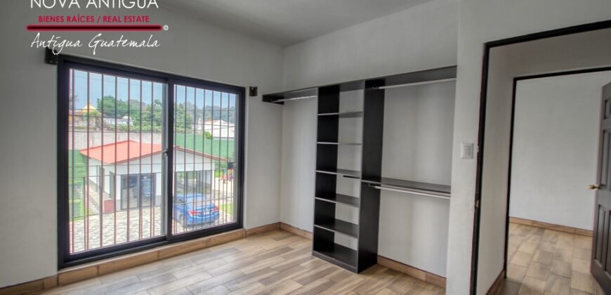 T108- Casa sin muebles en residencial San Miguel Buena Vista