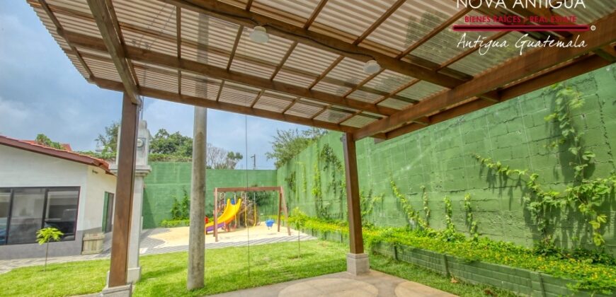 T108- Casa sin muebles en residencial San Miguel Buena Vista