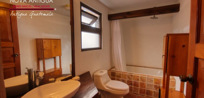 A4236 – Apartment in residential Jacarandas