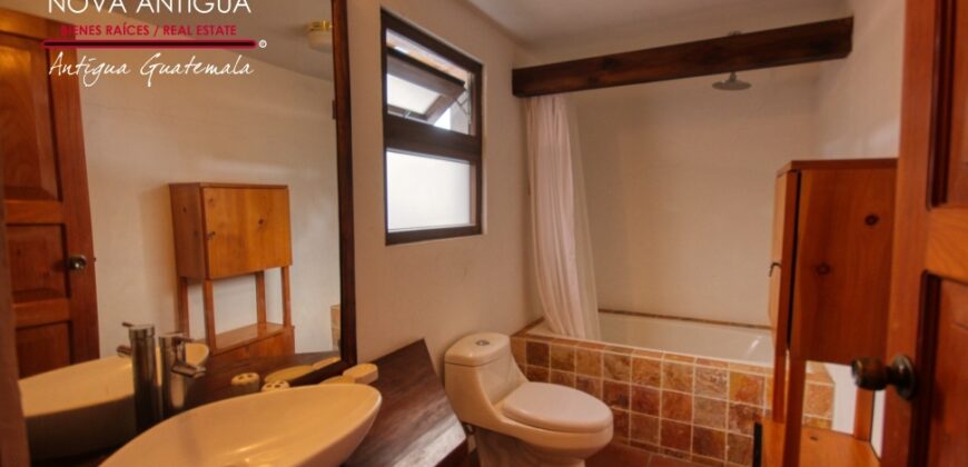 A4236 – Apartamento en residencial Jacarandas