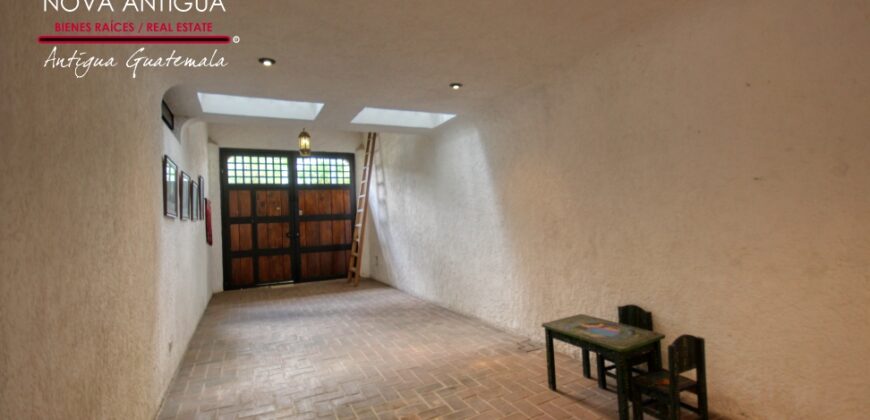 A4236 – Apartment in residential Jacarandas