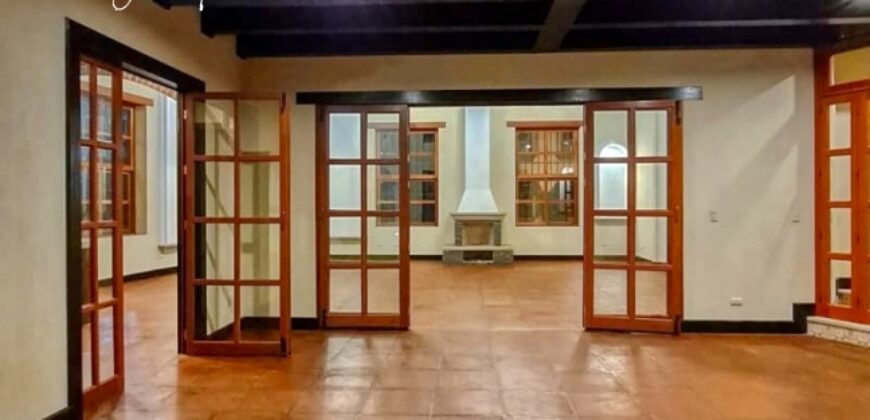 F489 – Casa en venta en residencial Bella Vista