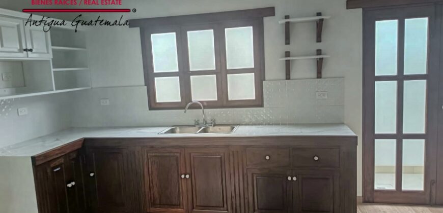 T49 – Casa en construccion dentro de condominio