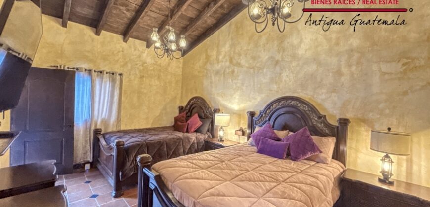 B149 – Casa en venta en residencial en el sector del Calvario