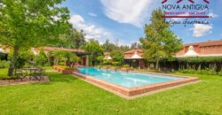 A4239 – Acogedor Loft en renta en el Centro de Antigua