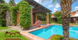 A4239 – Cozy Loft for Rent in Downtown Antigua