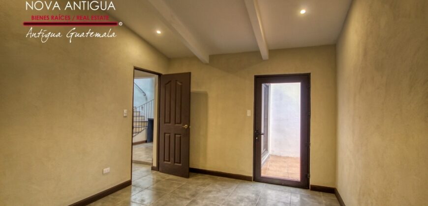 D72 – Casa en remodelacion en el area de Panorama