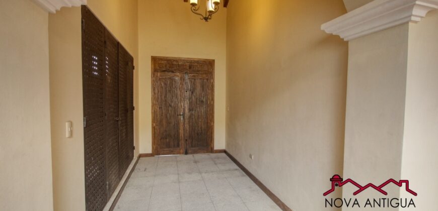 J138 – Bonita casa en renta en Cortijo las Flores