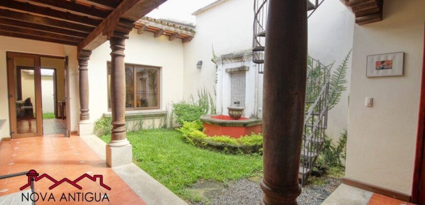 J138 – Bonita casa en renta en Cortijo las Flores