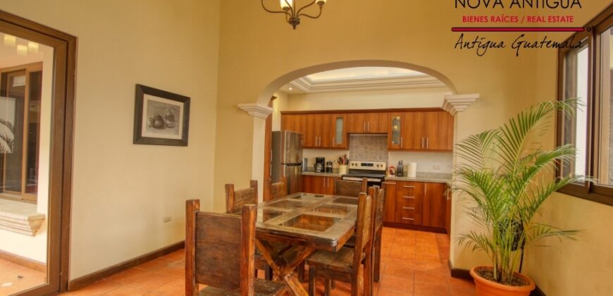 J138 – Bonita casa en renta en Cortijo las Flores