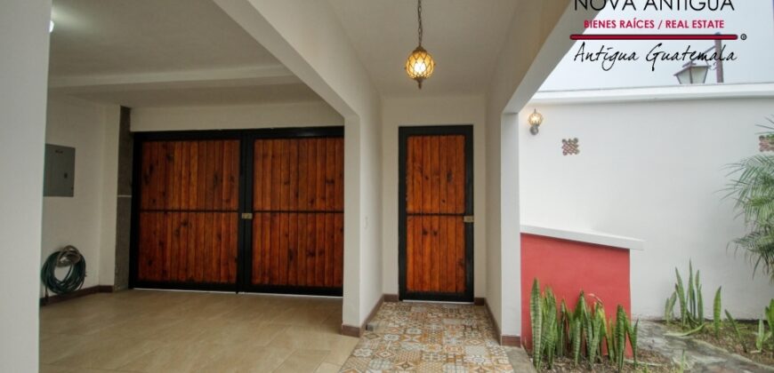 T109 – Acogedora casa en residencial Hacienda del Comendador