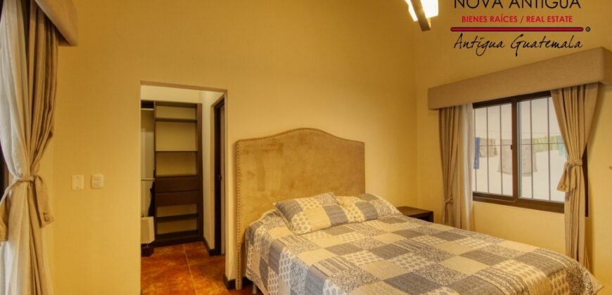 T109 – Cozy house in the Hacienda del Comendador residential area